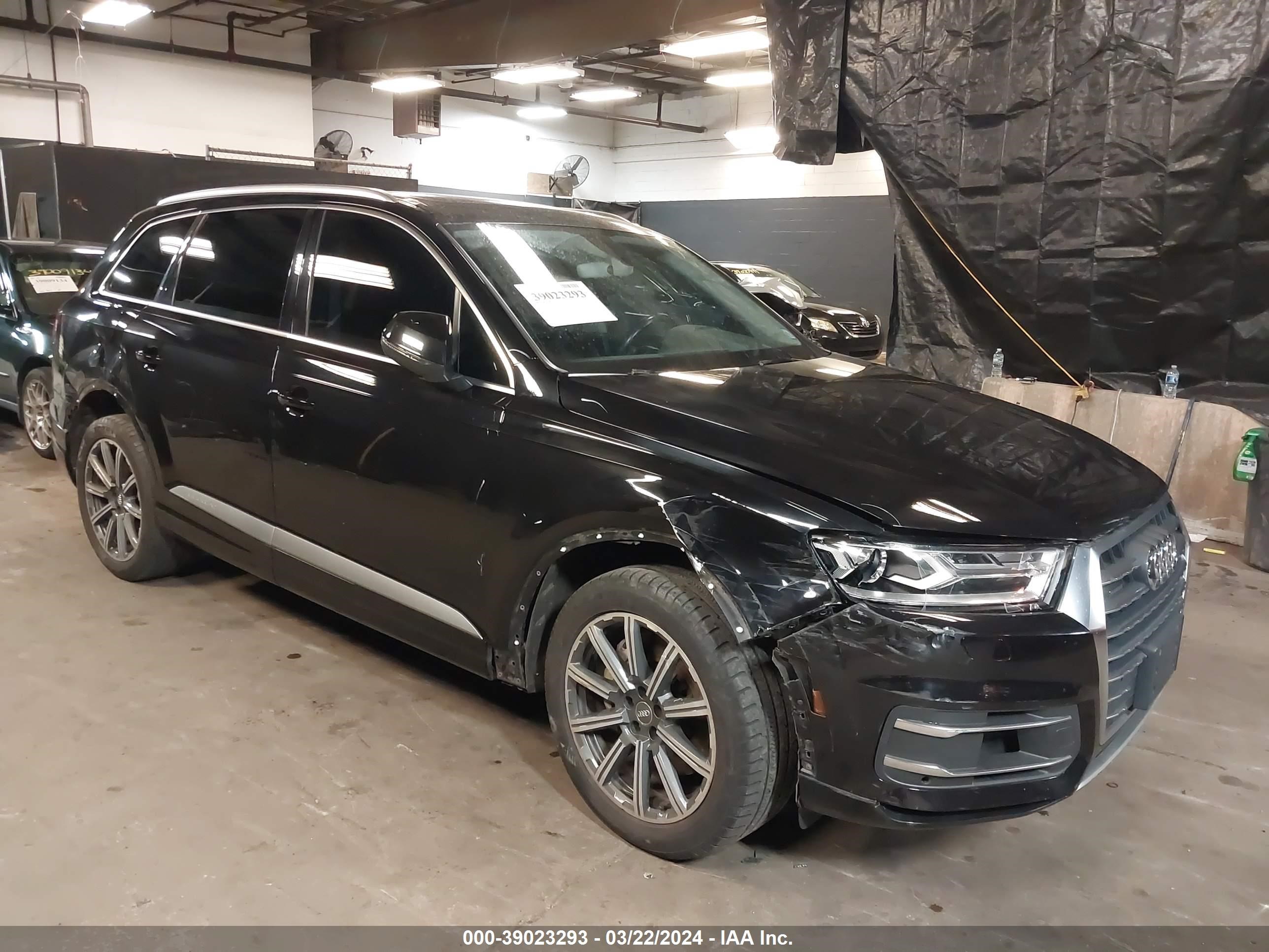 AUDI Q7 2017 wa1laaf70hd004360