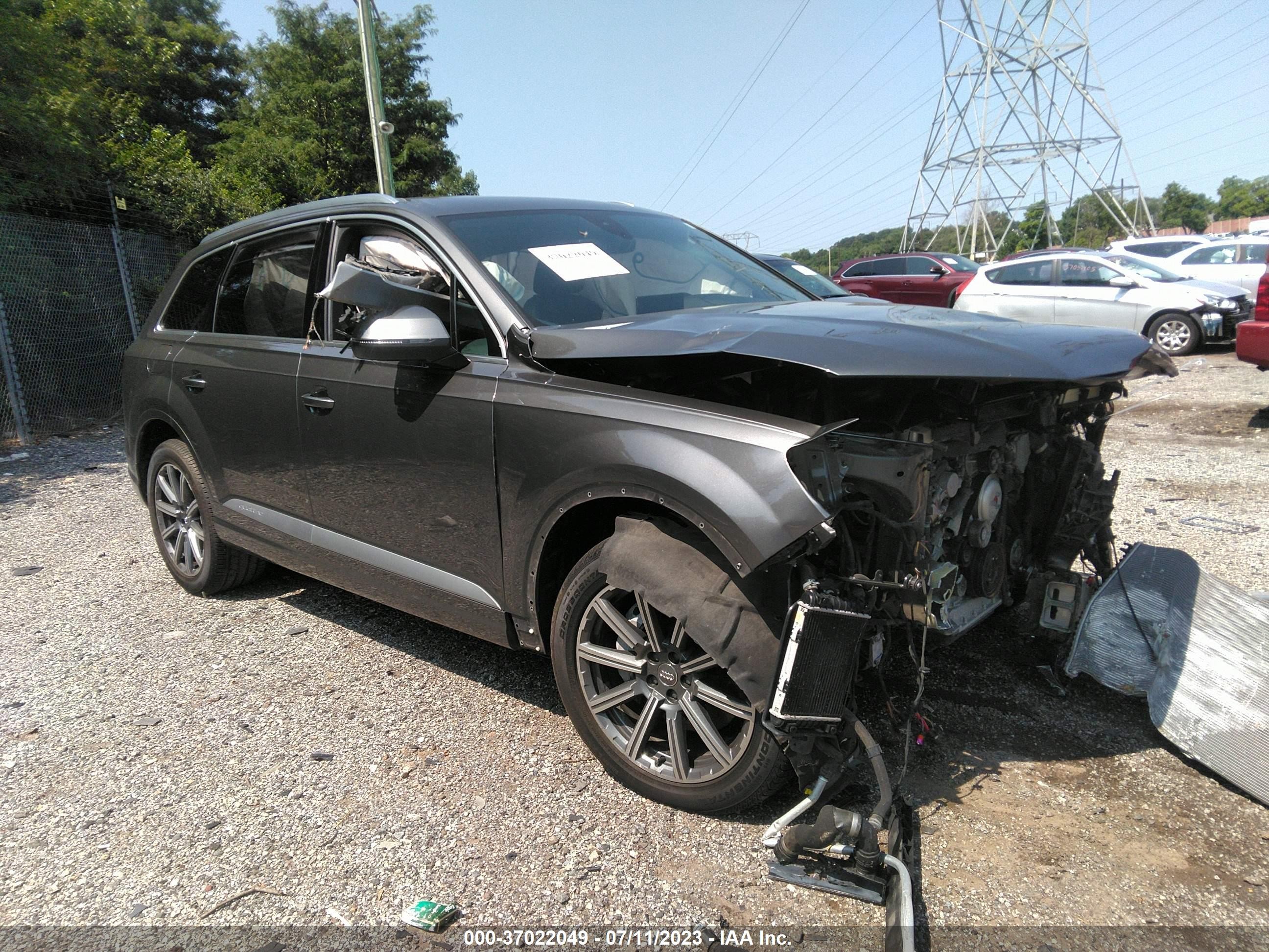 AUDI Q7 2019 wa1laaf76kd031716