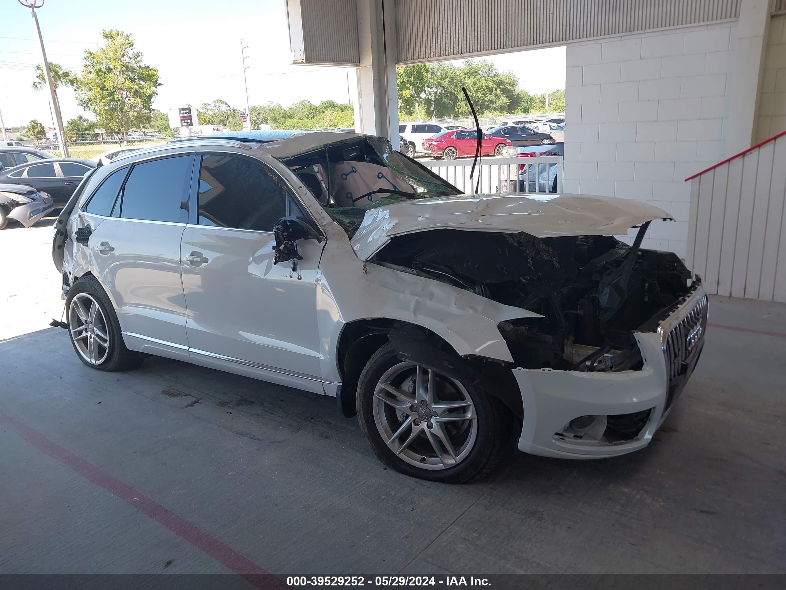 AUDI Q5 2014 wa1lfafp9ea016750