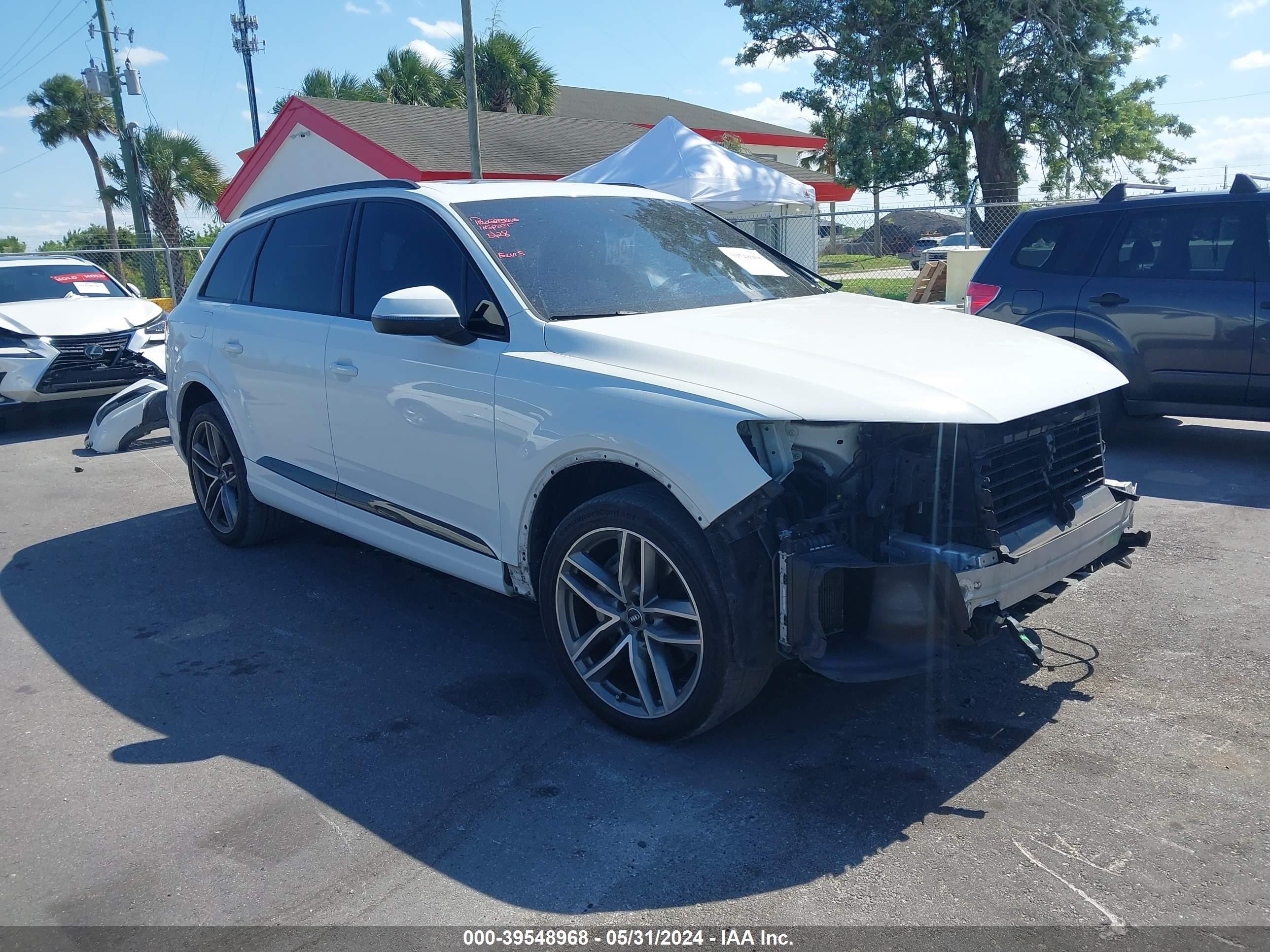 AUDI Q7 2017 wa1vaaf73hd023896