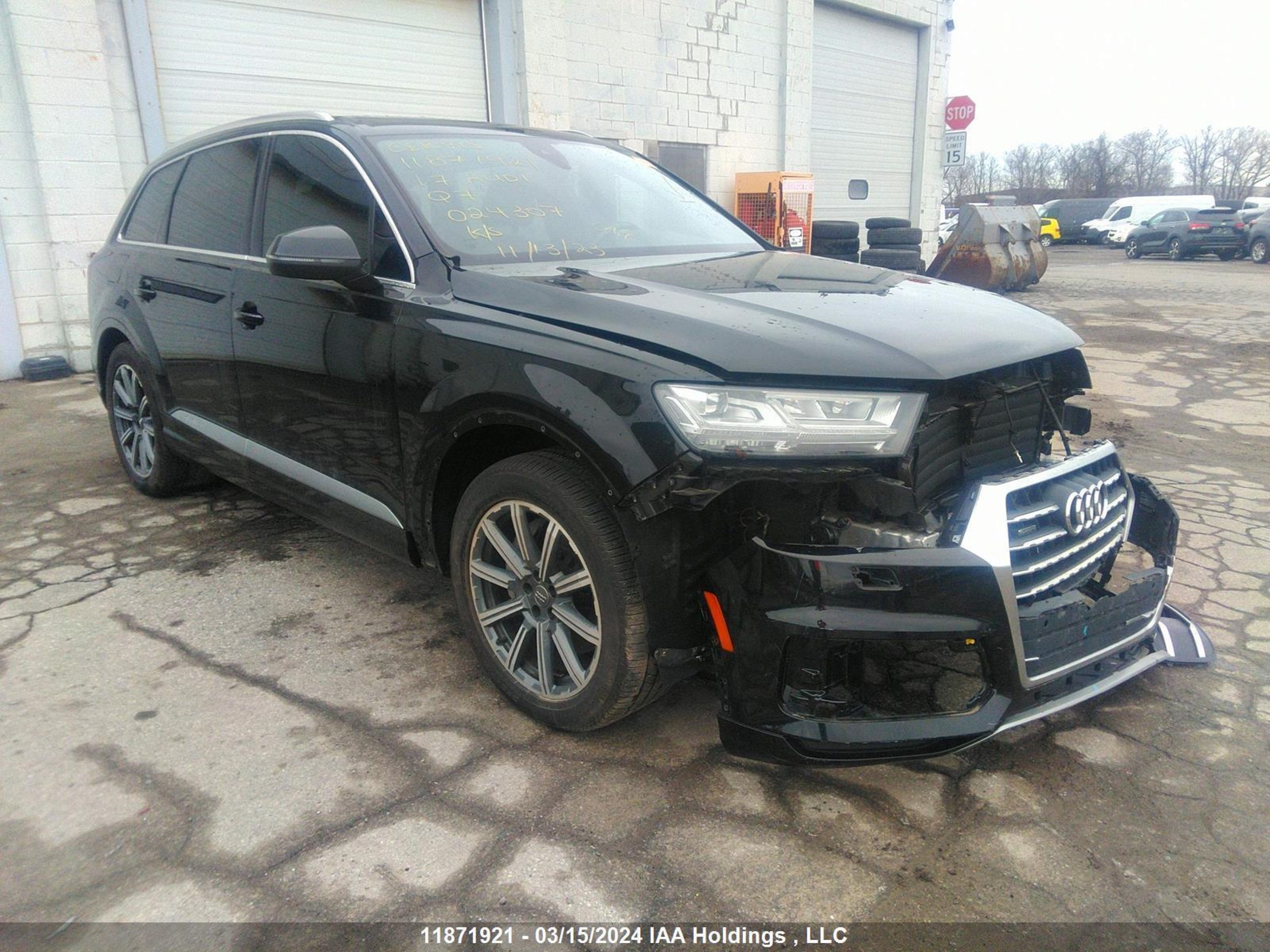 AUDI Q7 2017 wa1vaaf77hd024307