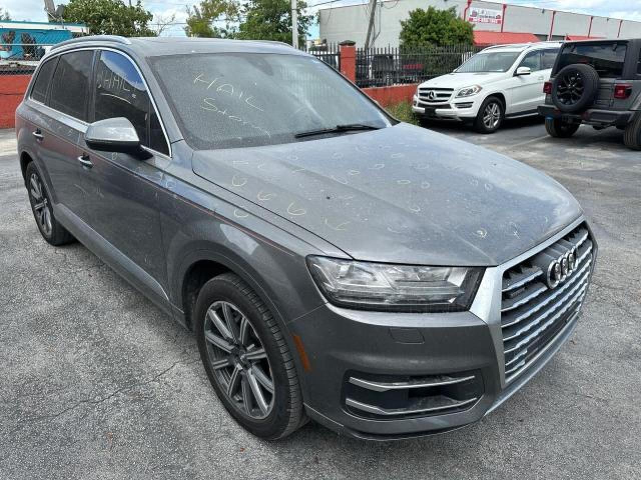 AUDI Q7 2017 wa1vabf7xhd033704