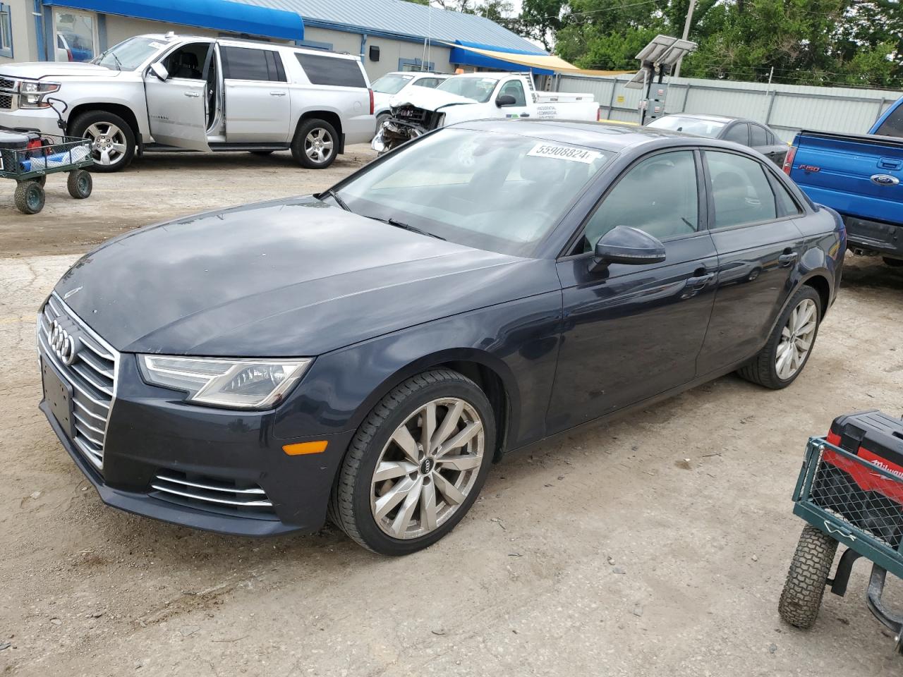 AUDI A4 2017 wauanaf47hn041159