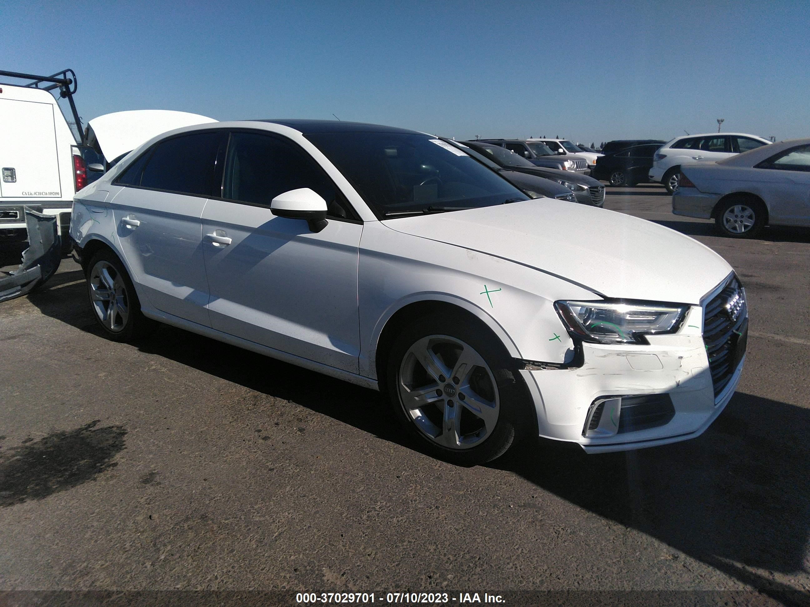 AUDI A3 2018 wauaugff3j1041695