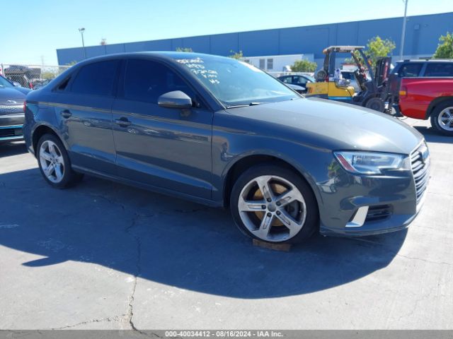 AUDI A3 2017 wauaugff8h1040083