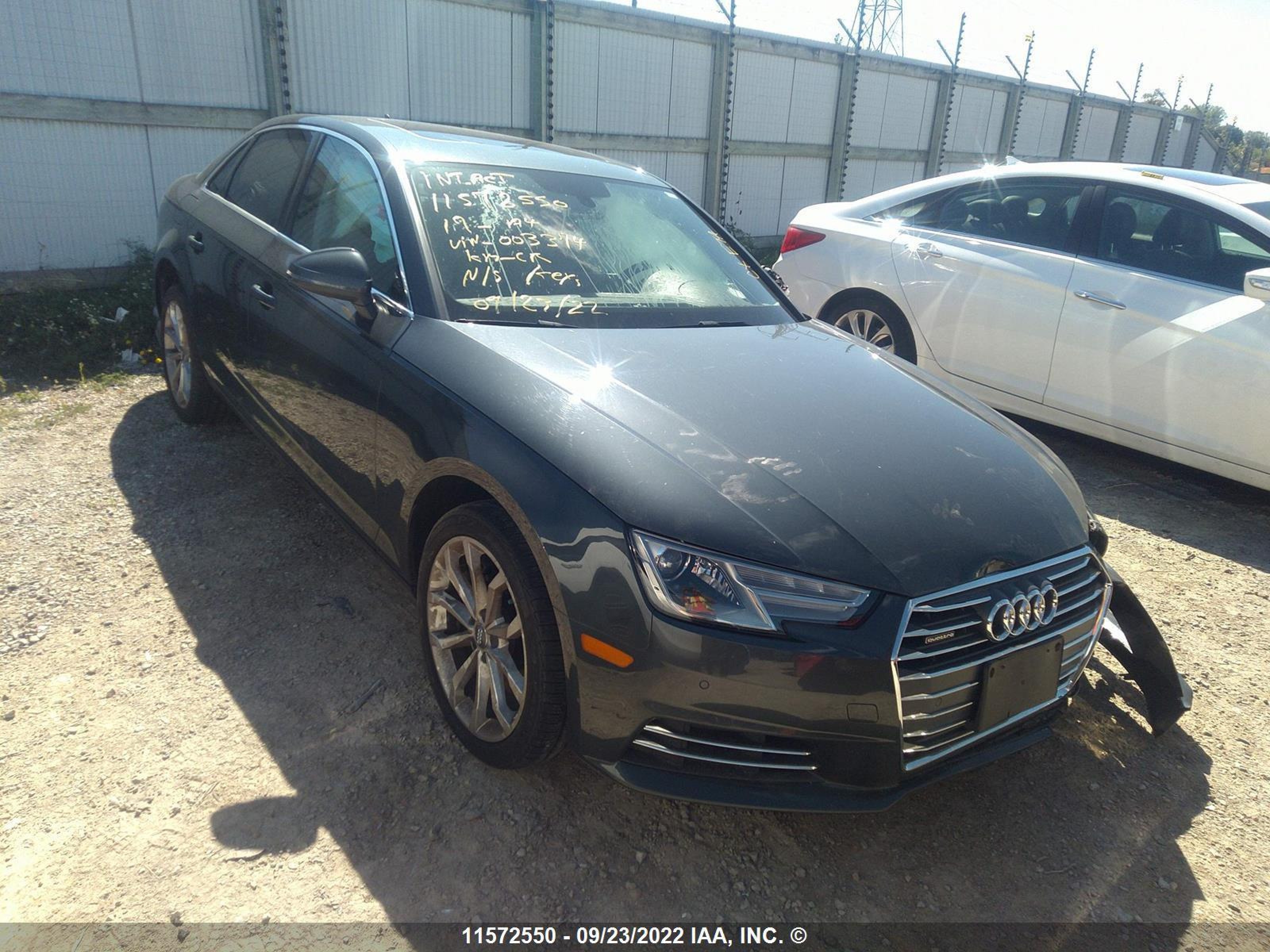 AUDI A4 2017 waubnaf42hn003374