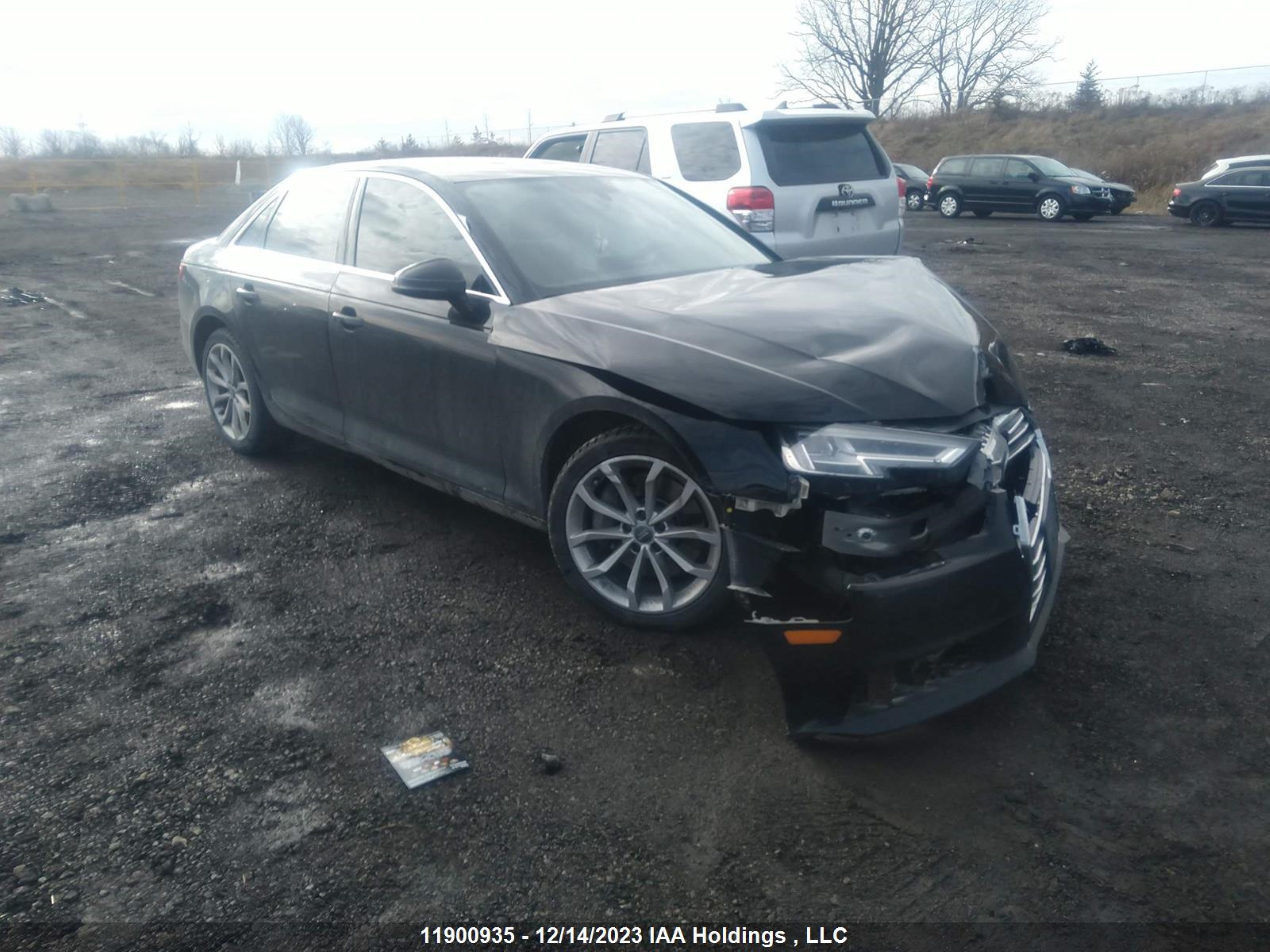 AUDI A4 2017 waubnaf43ha170611