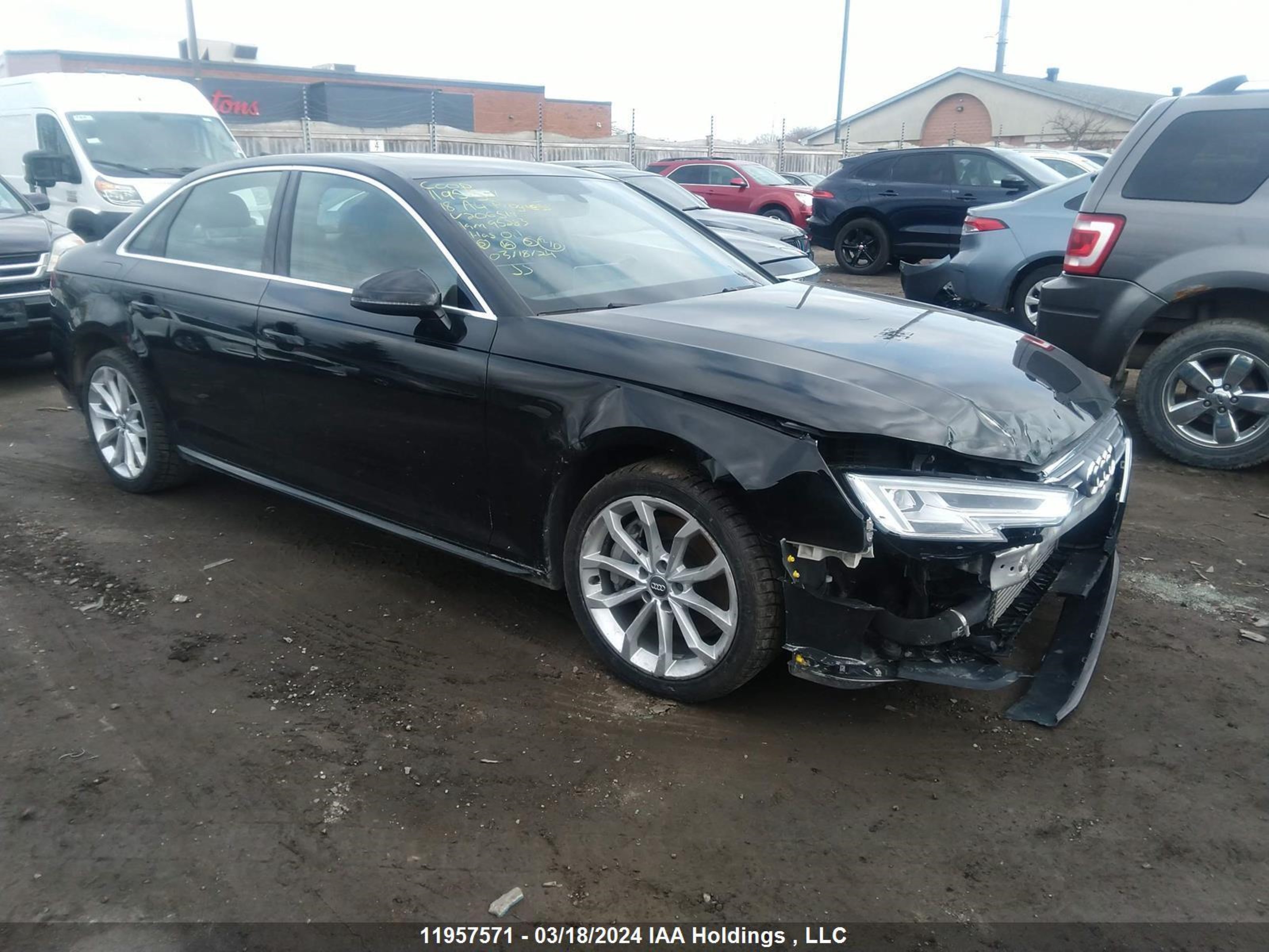 AUDI A4 2018 waubnaf43ja206514