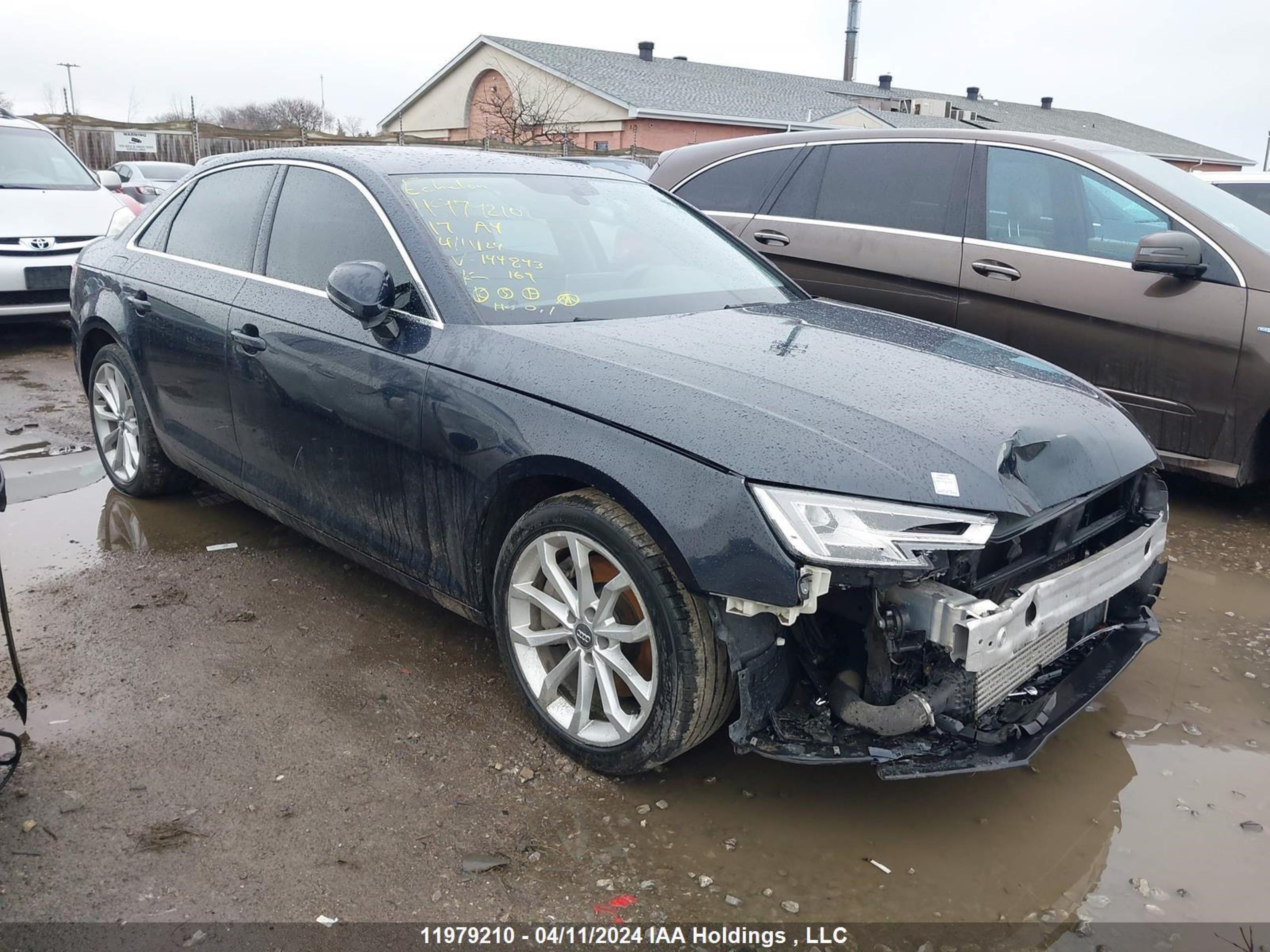 AUDI A4 2017 waubnaf44ha144843