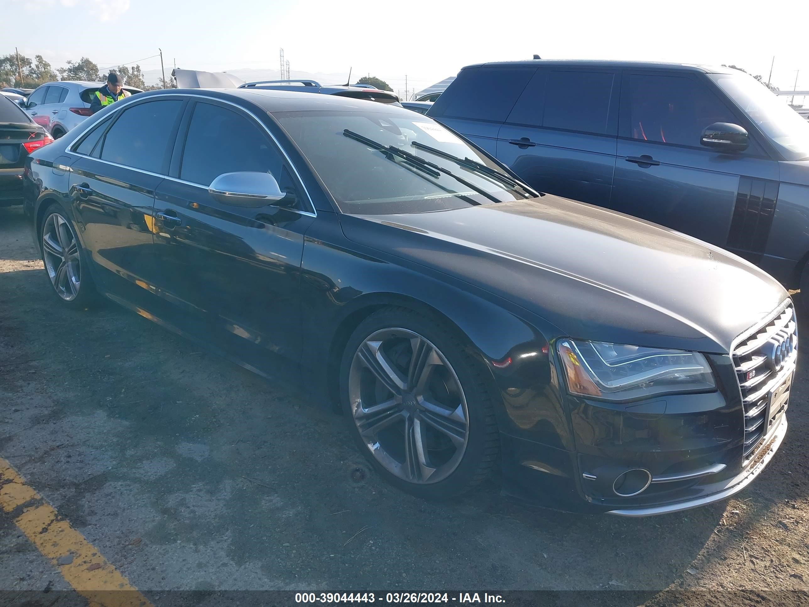 AUDI S8 2014 waud2afdxen008688