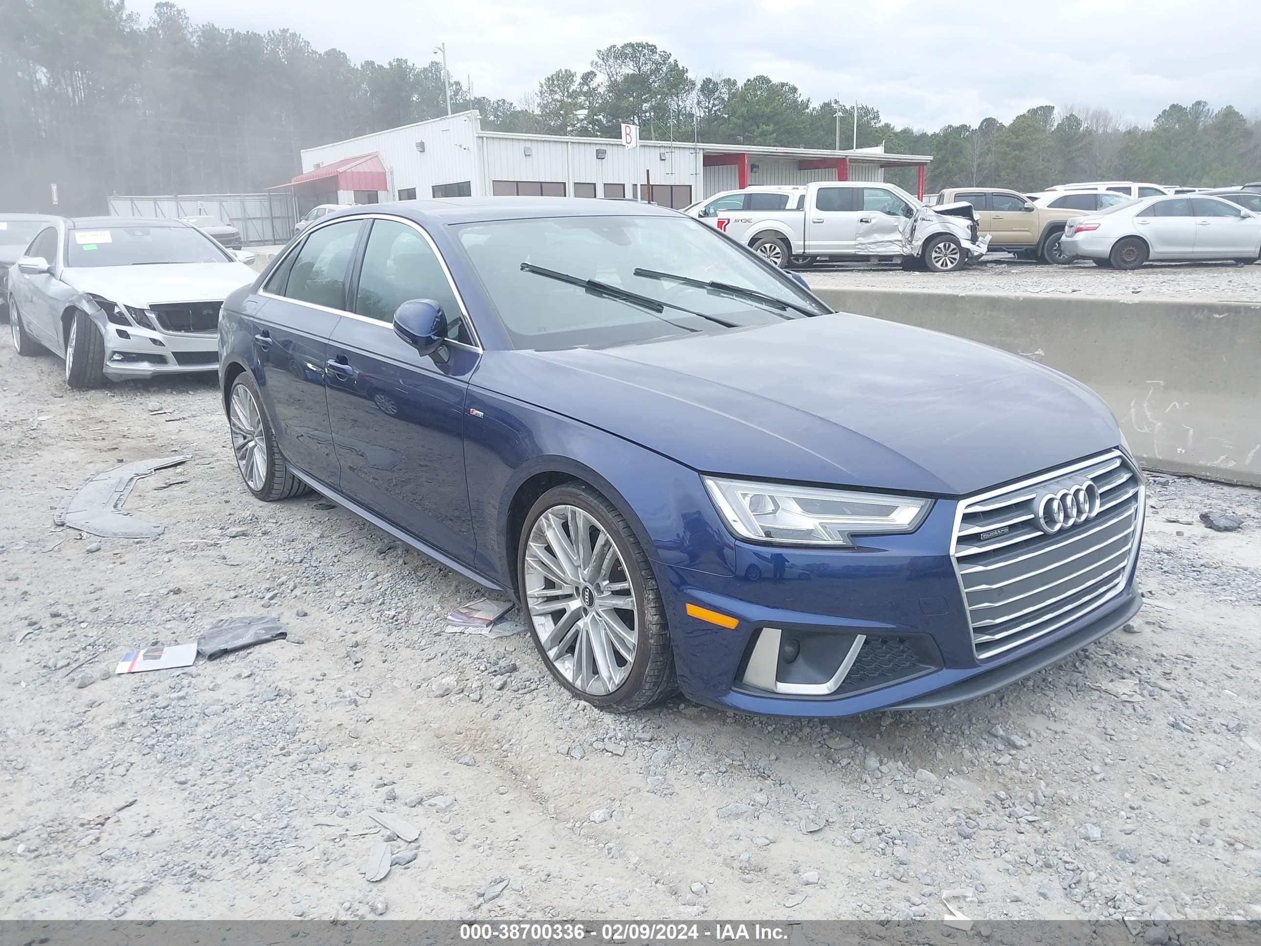 AUDI A4 2019 wauenaf45ka057635