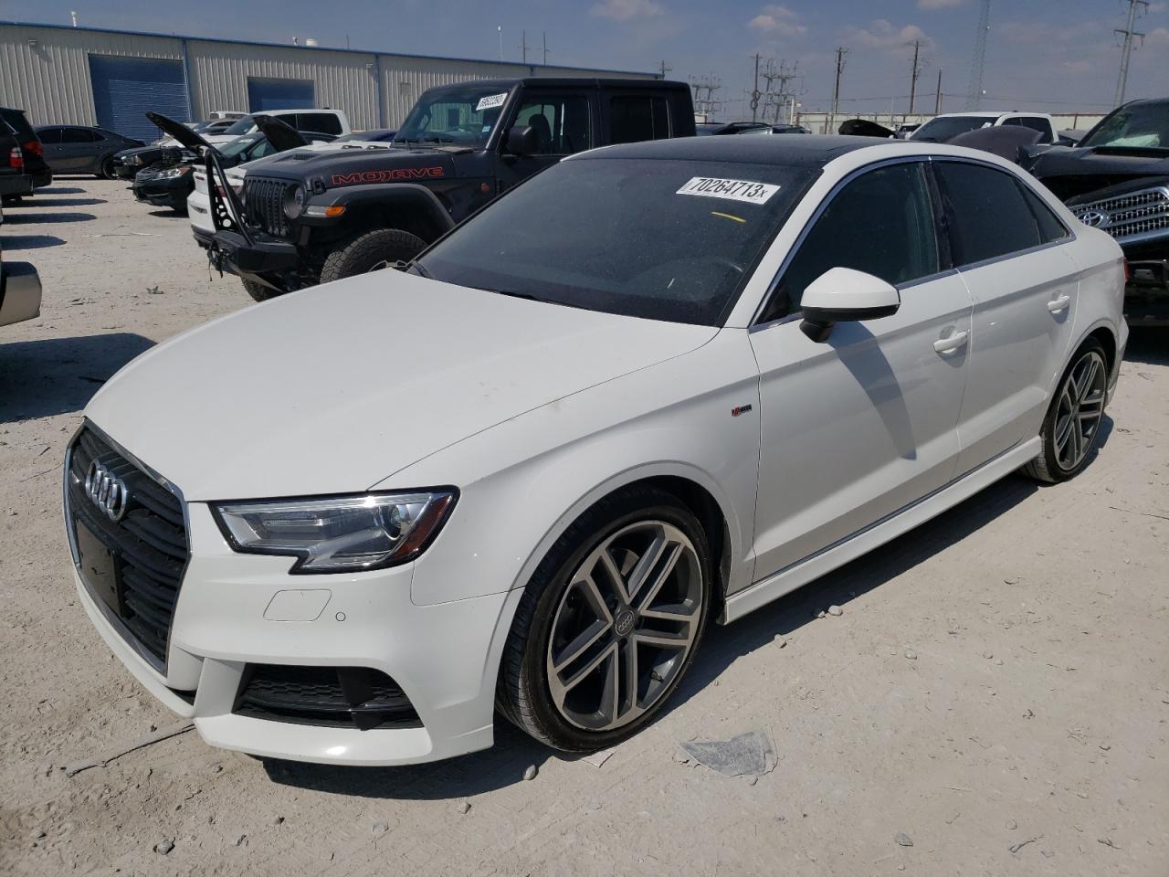 AUDI A3 2018 waugugffxj1025942