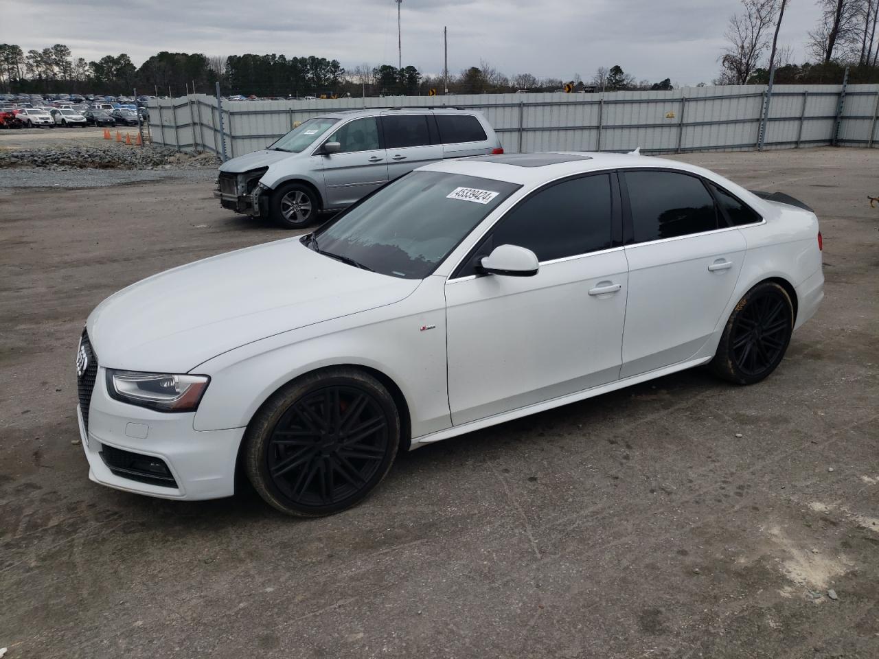 AUDI A4 2013 waukfafl0da156910