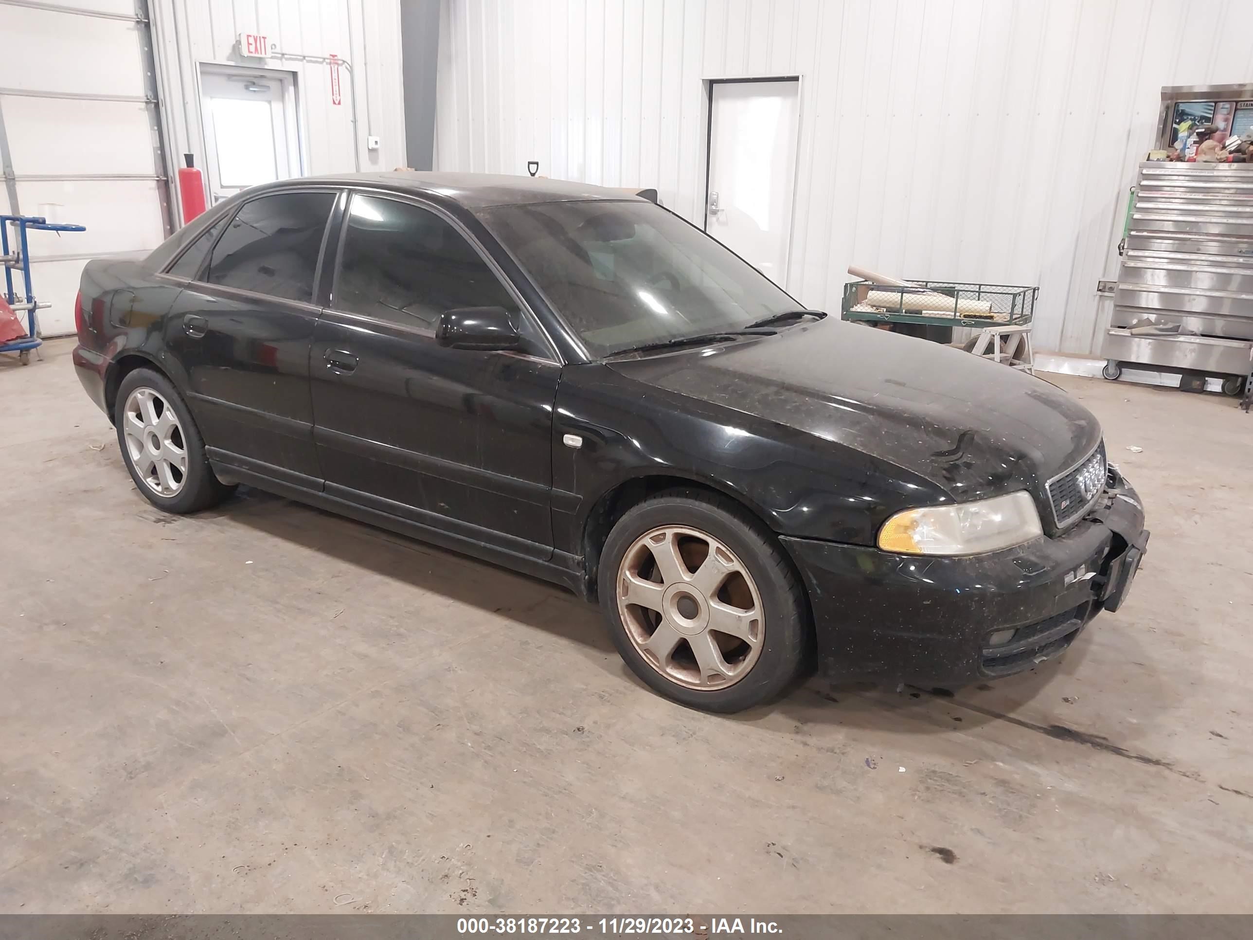 AUDI S4 2001 waurd68d41a135710