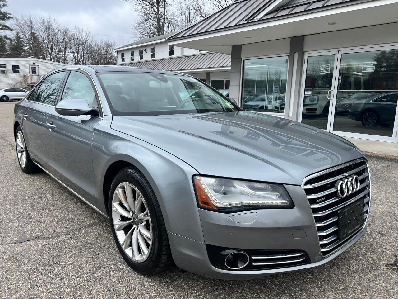 AUDI A8 2011 waurvafd9bn006004