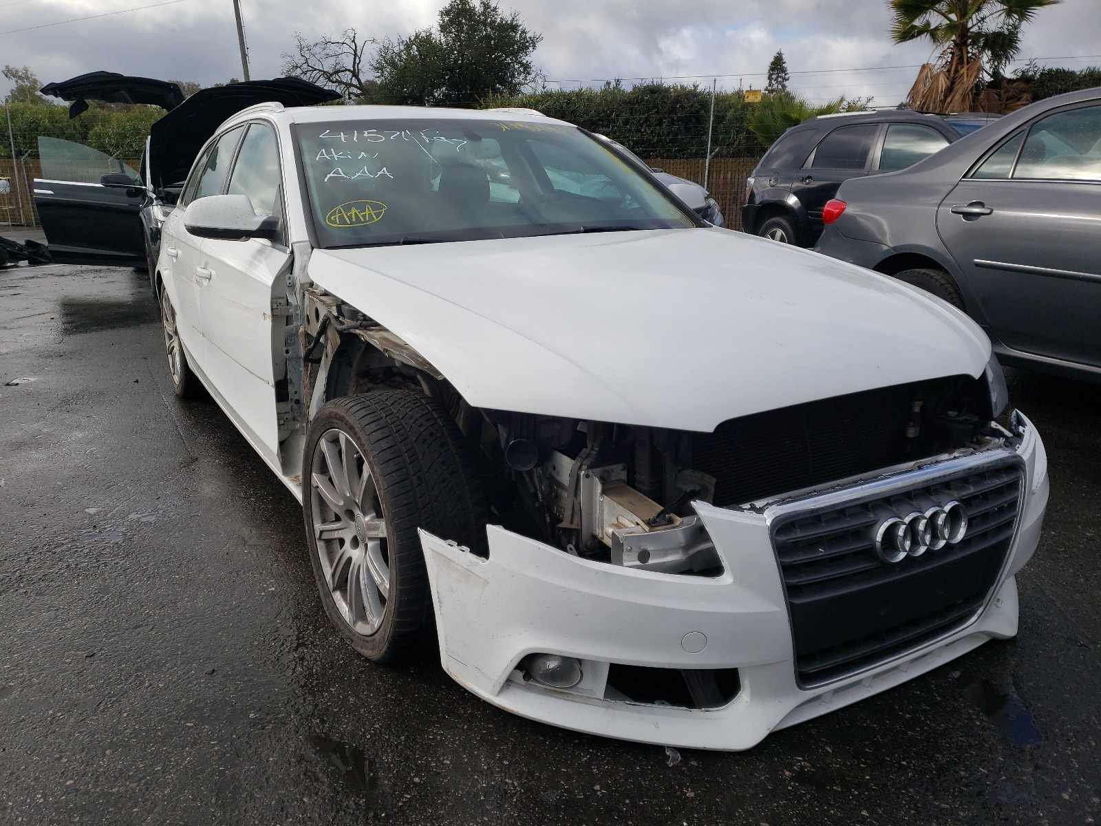 AUDI A4 PREMIUM 2011 wauwfafl0ba058152