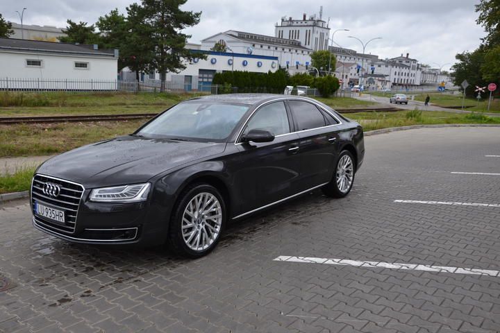 AUDI A8 SALOON 2017 wauzzz4h6hn018130