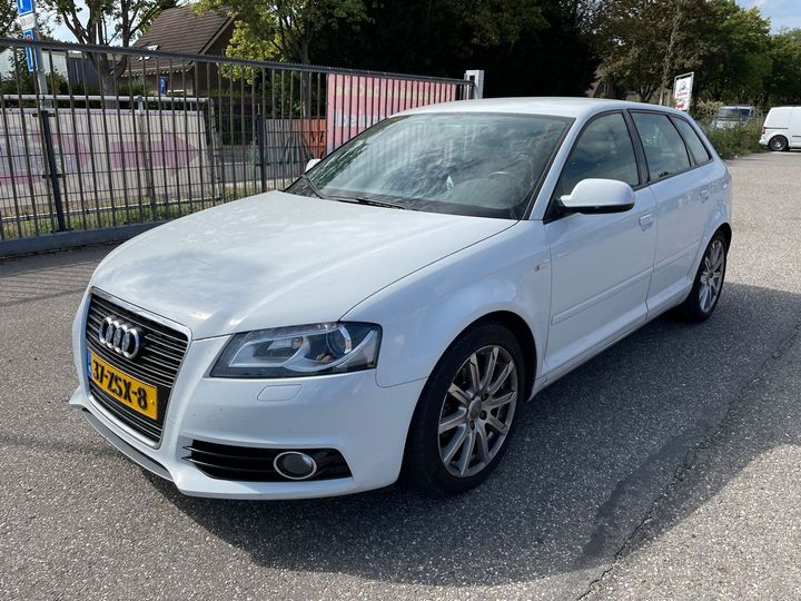 AUDI A3 SPORTBACK 2013 wauzzz8p5da048674