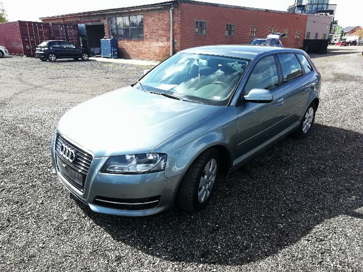 AUDI A3 SPORTBACK 2011 wauzzz8p8ba142075