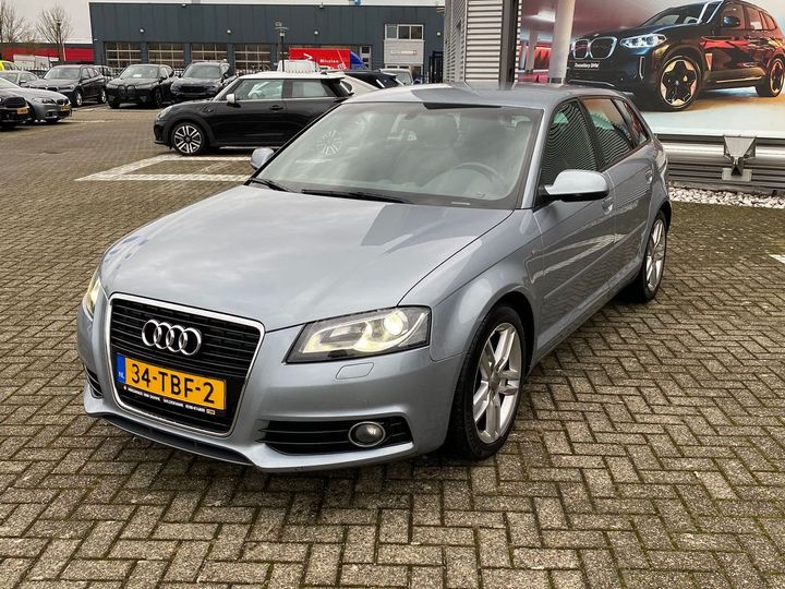 AUDI A3 SPORTBACK 2012 wauzzz8p8ca098418