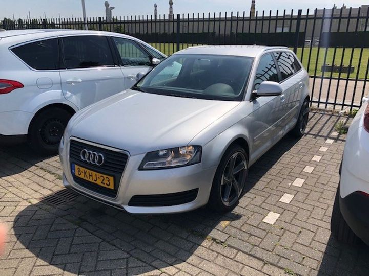 AUDI A3 SPORTBACK 2009 wauzzz8px9b019687