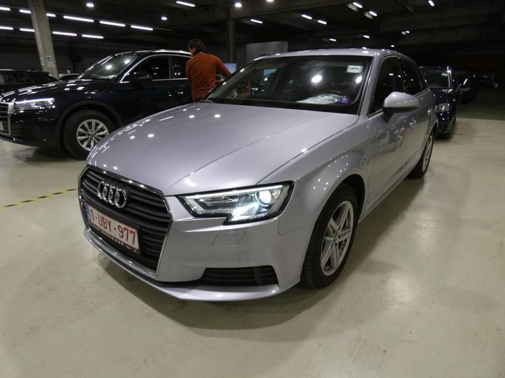 AUDI A3 SPORTBACK 2018 wauzzz8v0ja103025