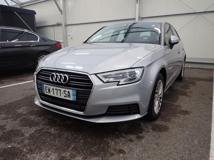 AUDI A3 SPORTBACK 2018 wauzzz8v0ja108158