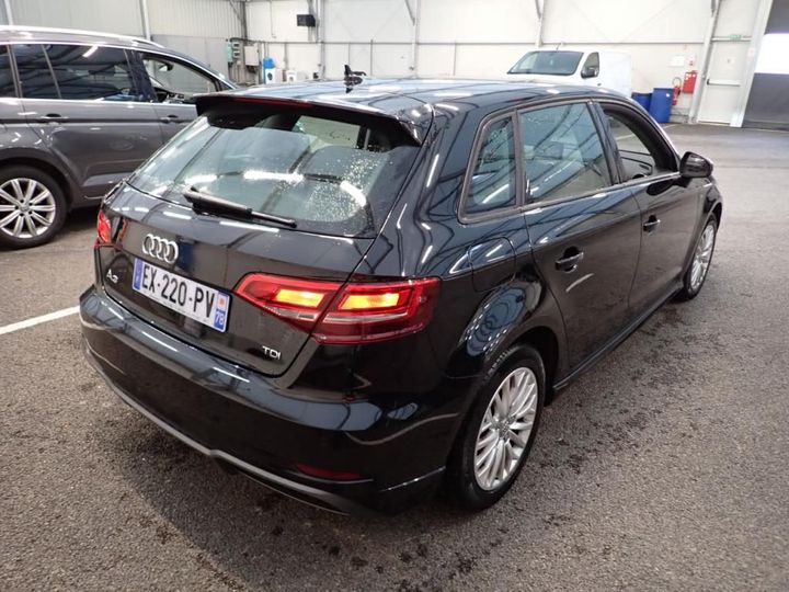 AUDI A3 SPORTBACK 2018 wauzzz8v0ja119385