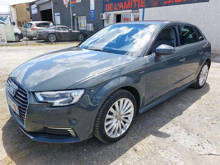 AUDI A3 SPORTBACK 2018 wauzzz8v0ja125610