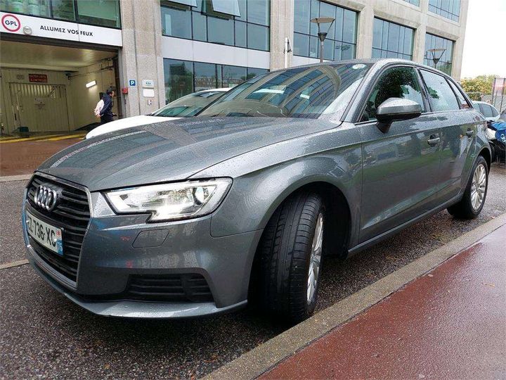 AUDI A3 SPORTBACK 2018 wauzzz8v0ja150751