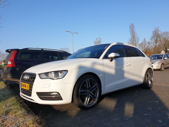 AUDI A3 SPORTBACK 2014 wauzzz8v1fa017939