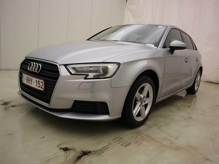 AUDI A3 2017 wauzzz8v1ha070675