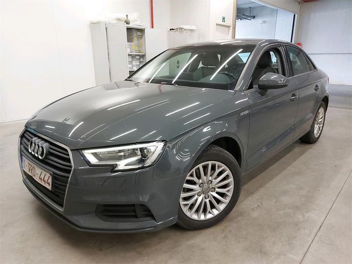 AUDI A3 BERLINE 2018 wauzzz8v1j1044843