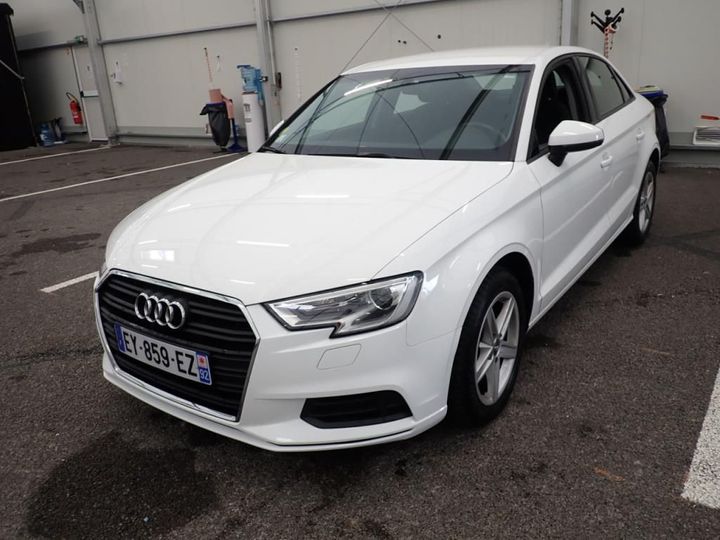 AUDI A3 BERLINE 2018 wauzzz8v1j1076594