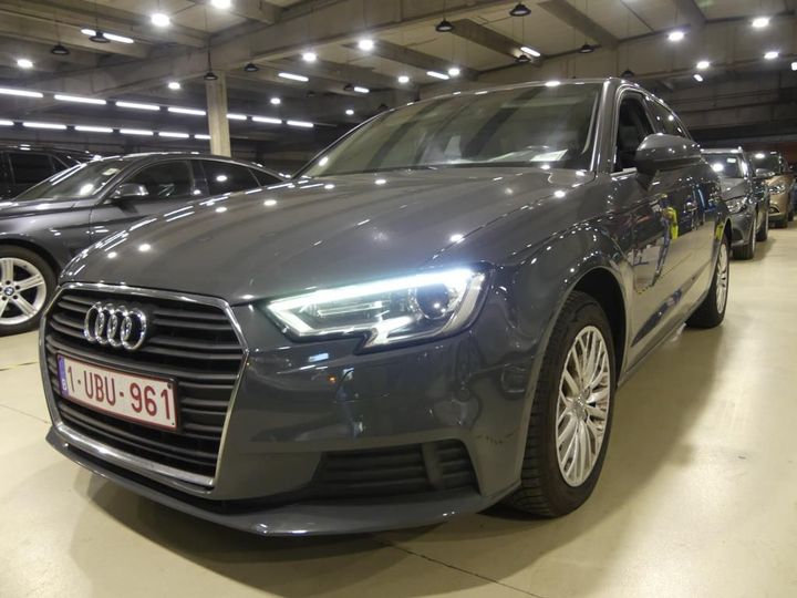 AUDI A3 SPORTBACK 2018 wauzzz8v1ja105480