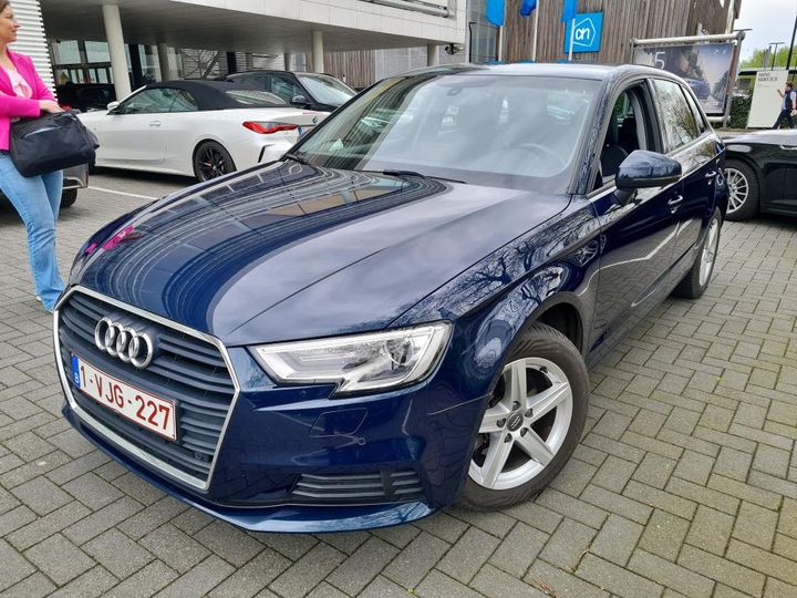 AUDI A3 SPORTBACK 2018 wauzzz8v1ka033567