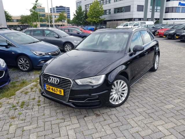 AUDI A3 2015 wauzzz8v2ga011858