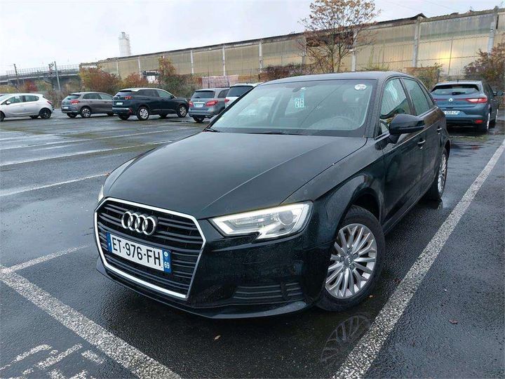 AUDI A3 SPORTBACK 2018 wauzzz8v2ja065569