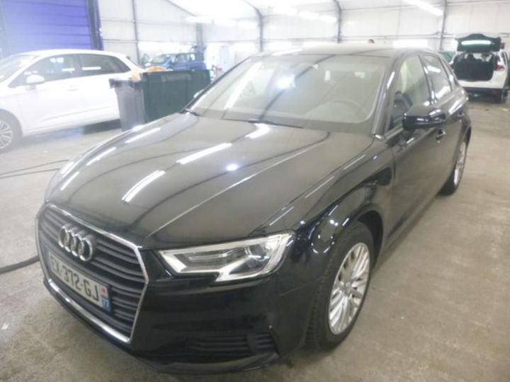 AUDI A3 SPORTBACK 2018 wauzzz8v2ja115144