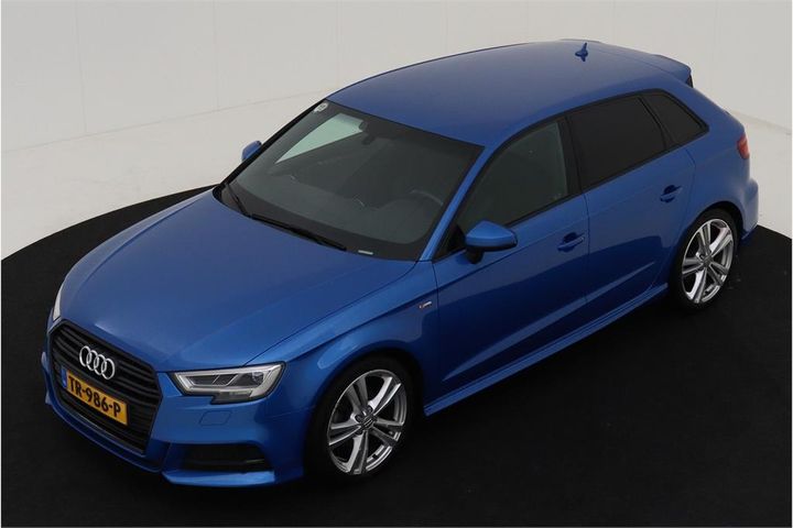 AUDI A3 SPORTBACK 2018 wauzzz8v2ja117508