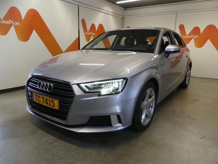 AUDI A3 SPORTBACK 2018 wauzzz8v2ja125348