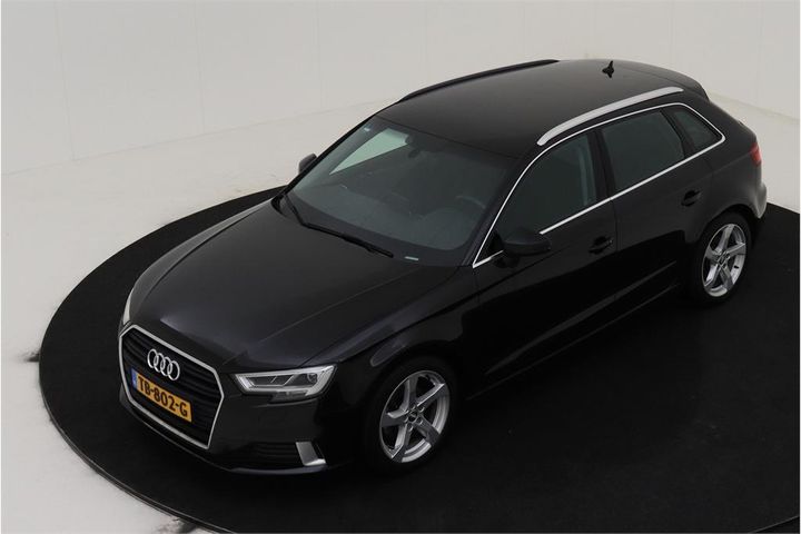 AUDI A3 SPORTBACK 2018 wauzzz8v2ja127116