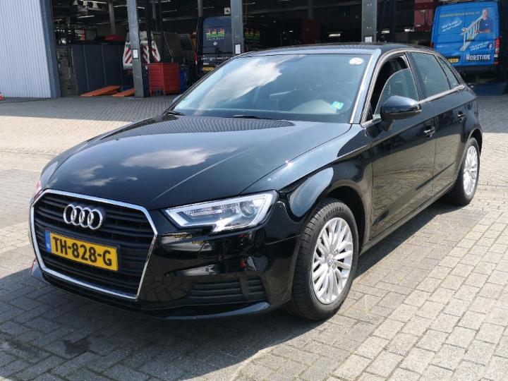 AUDI A3 SPORTBACK 2018 wauzzz8v2ja141498