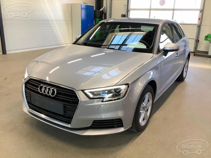 AUDI A3 SPORTBACK 2019 wauzzz8v2ka051835