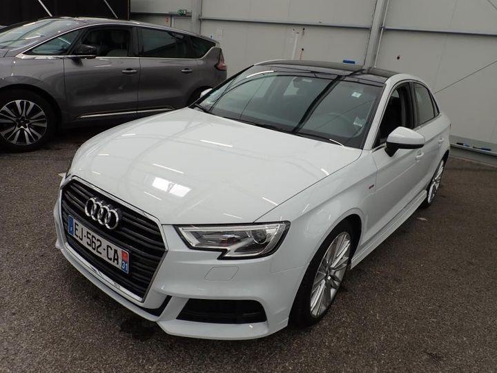 AUDI A3 BERLINE 2017 wauzzz8v3h1035054