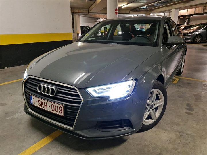 AUDI A3 BERLINE 2017 wauzzz8v3h1071679