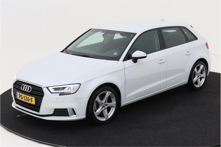 AUDI A3 SPORTBACK 2017 wauzzz8v3ja002528