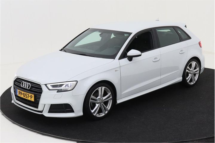 AUDI A3 SPORTBACK 2017 wauzzz8v3ja025274