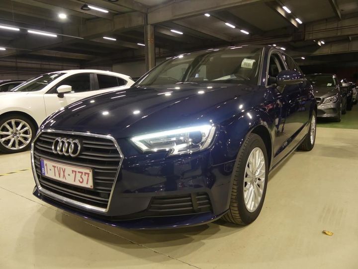 AUDI A3 SPORTBACK 2018 wauzzz8v3ja092943