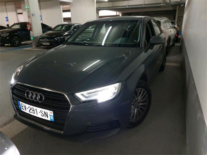 AUDI A3 SPORTBACK 2018 wauzzz8v3ja097298